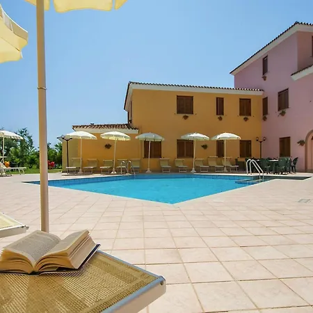 Apartment In Sos Alinos