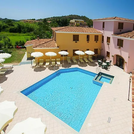 Apartment In Sos Alinos Cala Liberotto